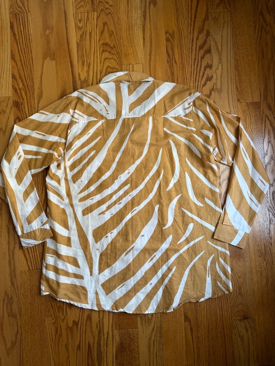 KikiSol Women's Mustard & White Tiger Printed Button-Up Blouse Boyfriend Shirt - Picture 8 of 9